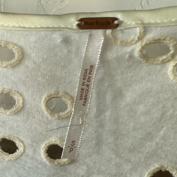 Free People|Boho blouse “Dot to dot eyelet top with split bell sleeves•Oversized - Picture 10 of 14